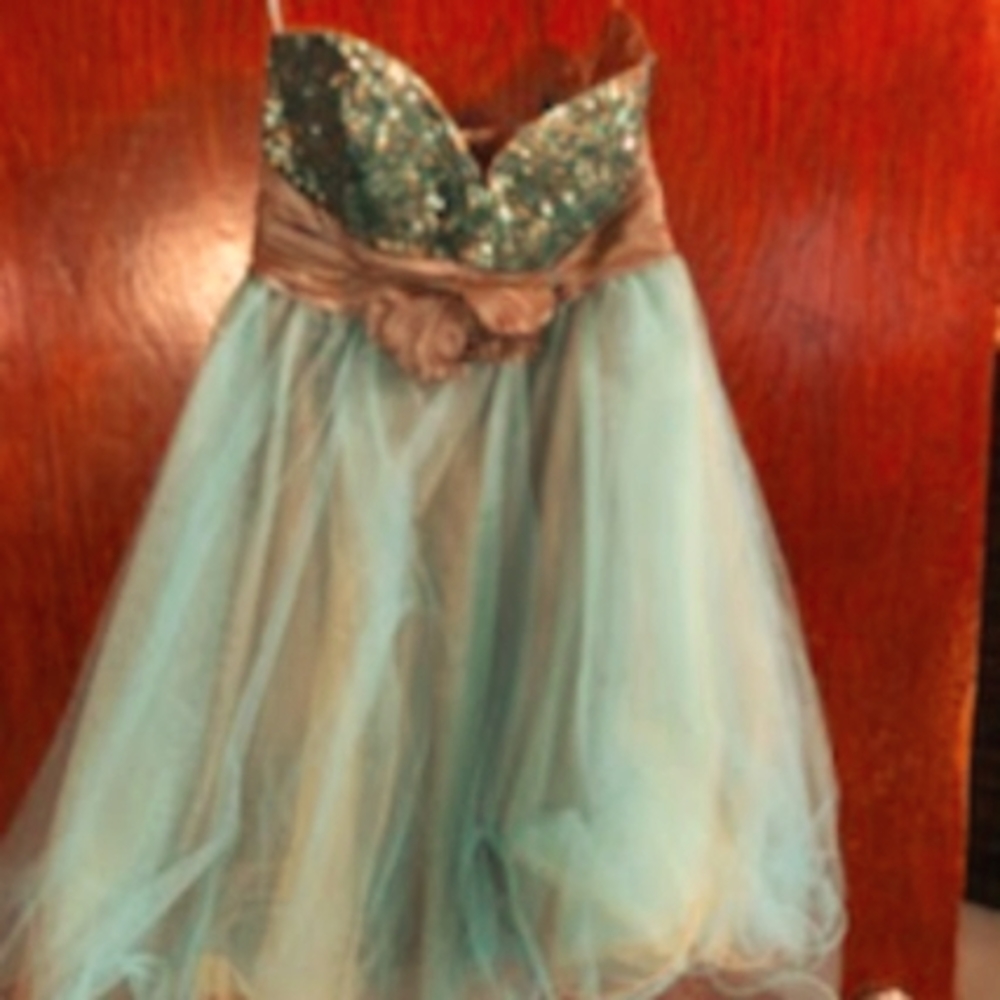 Beautiful mini aqua gold dress